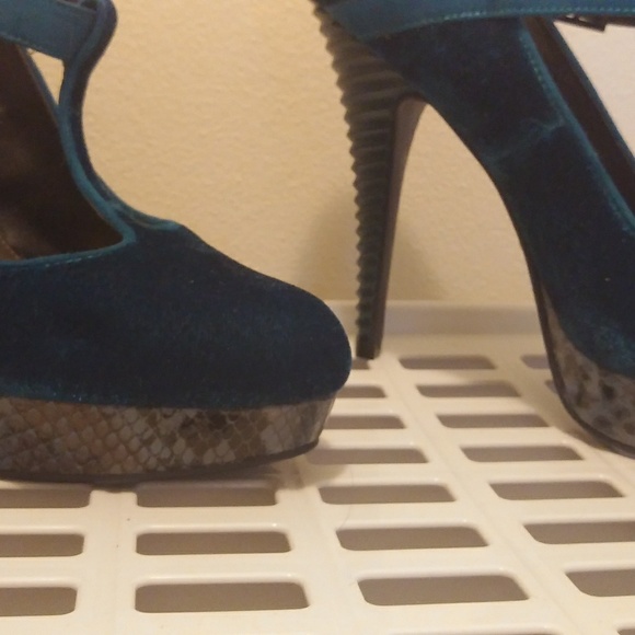 Rachel Roy Green Velvet Platform Shoes   - Picture 4 of 7